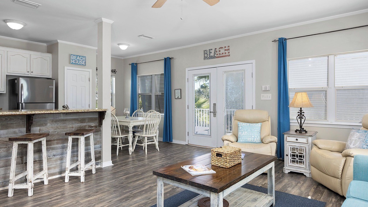 Photo of Livingroom in Ono Island