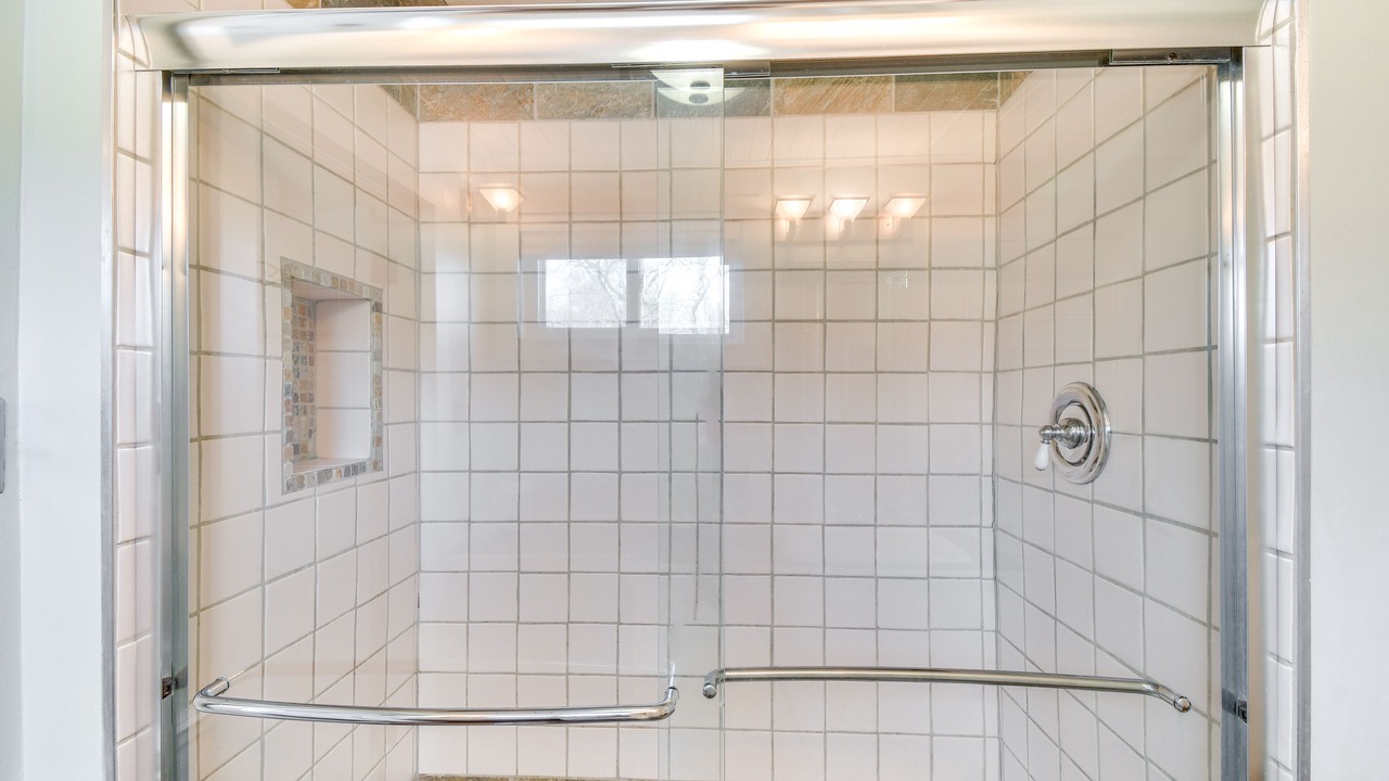 Photo of Bathroom in Cayuga
