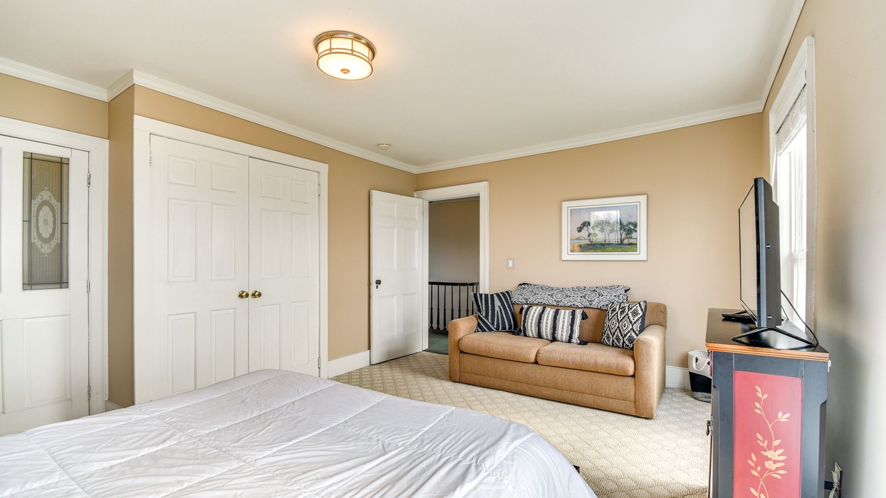 Photo of Bedroom in Cayuga