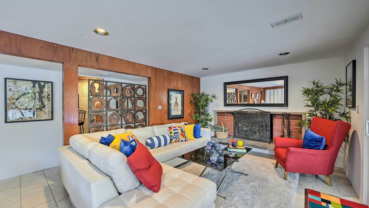 Photo of Livingroom in Edmonds