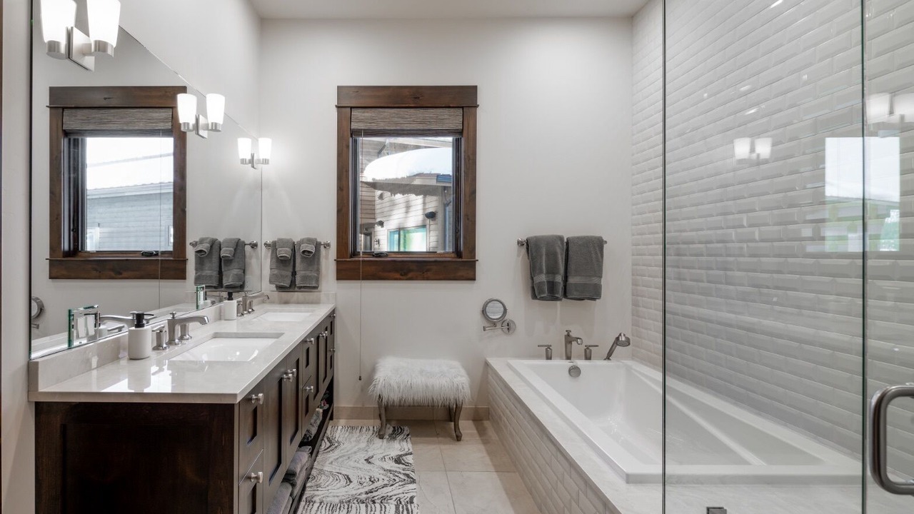 Photo of Bathroom in Saddle Ridge