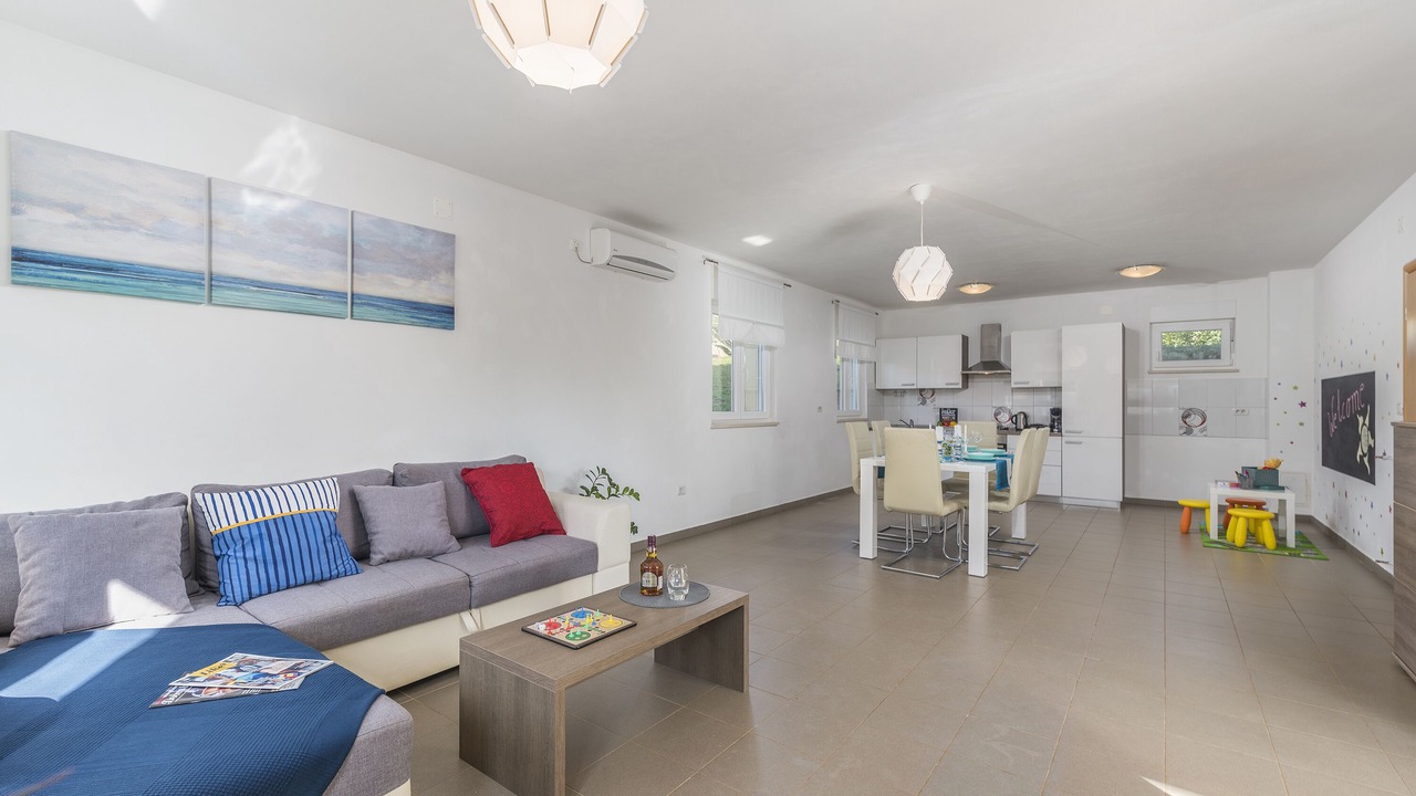 Photo of Livingroom in Brgod
