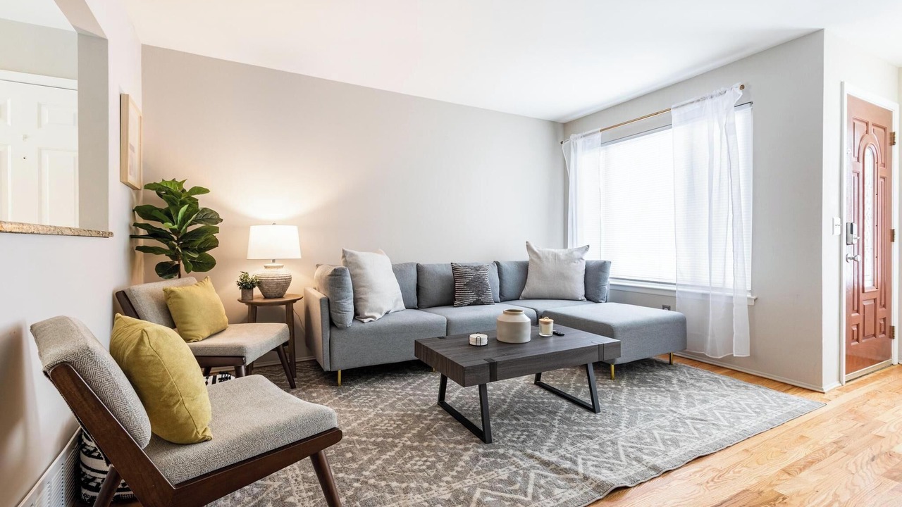 Photo of Livingroom in Royal Oak