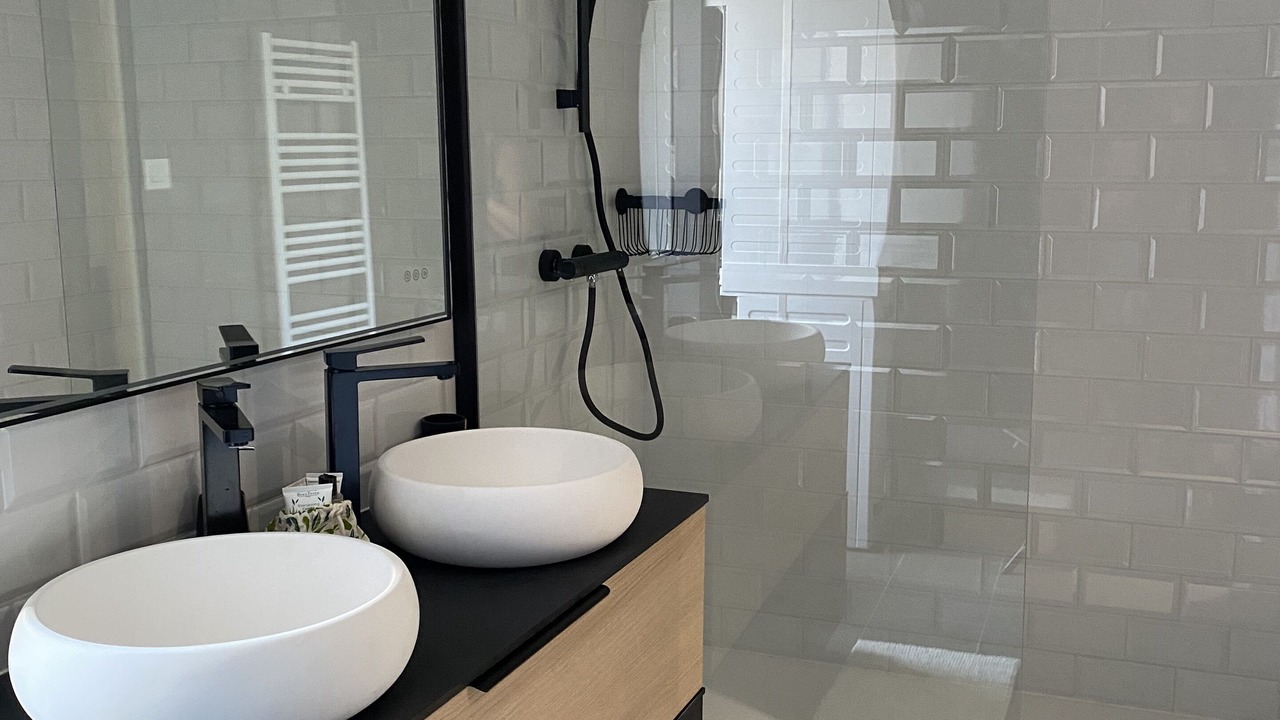 Photo of Bathroom in Saint-Cernin-de-Larche