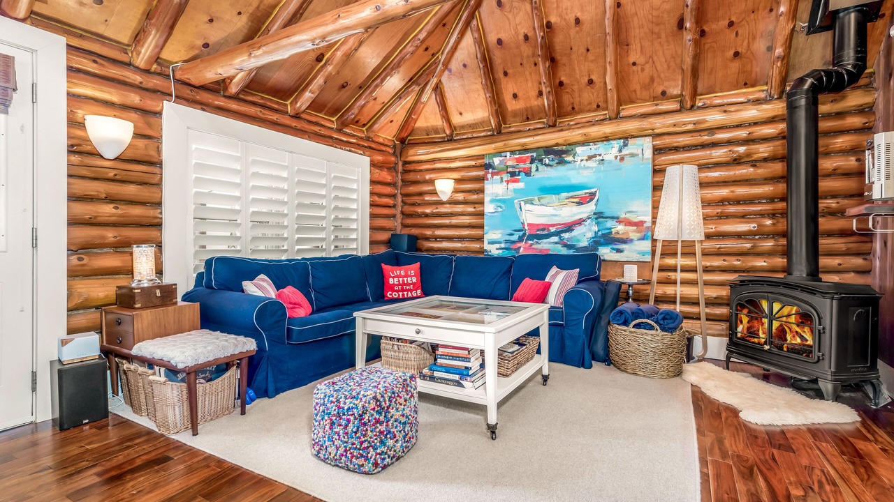 Photo of Livingroom in Ramara