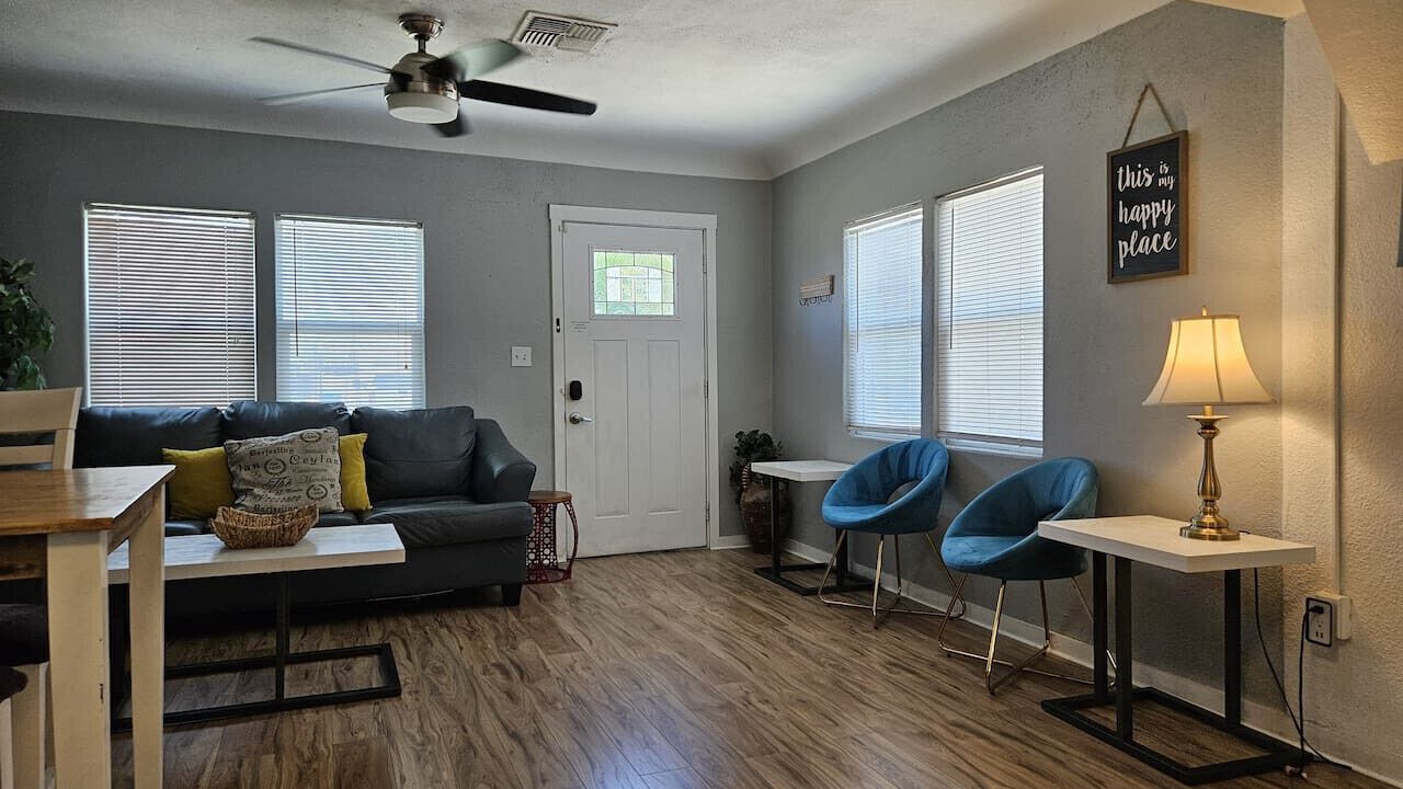 Photo of Livingroom in Garfield