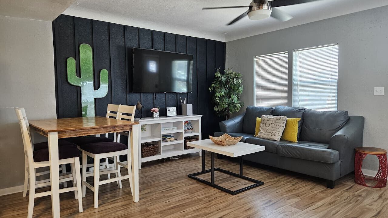 Photo of Livingroom in Garfield