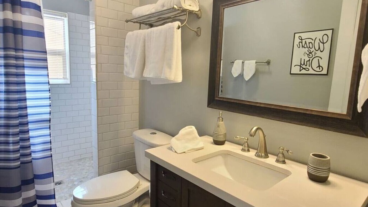 Photo of Bathroom in Garfield