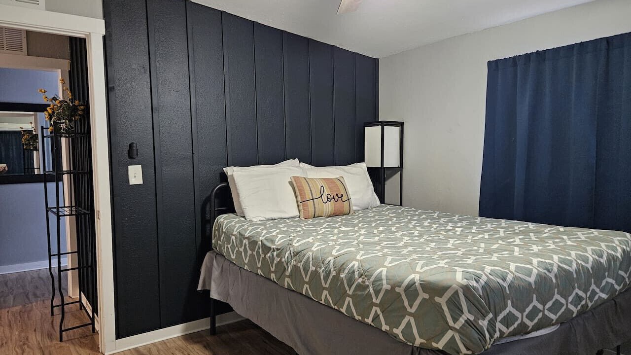 Photo of Bedroom in Garfield