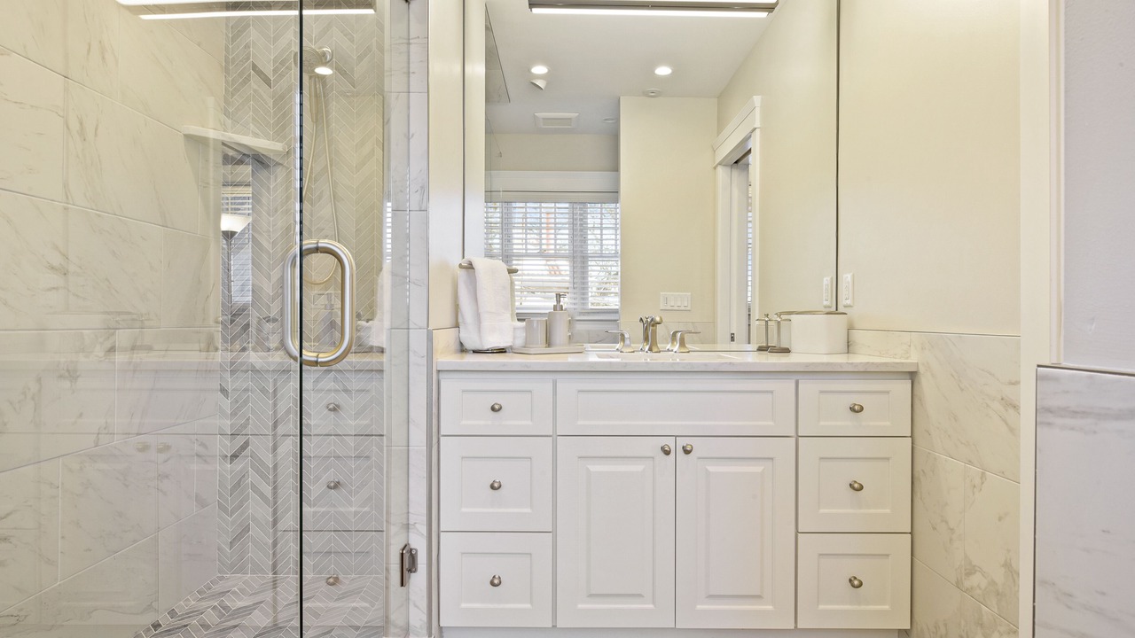 Photo of Bathroom in East Isles
