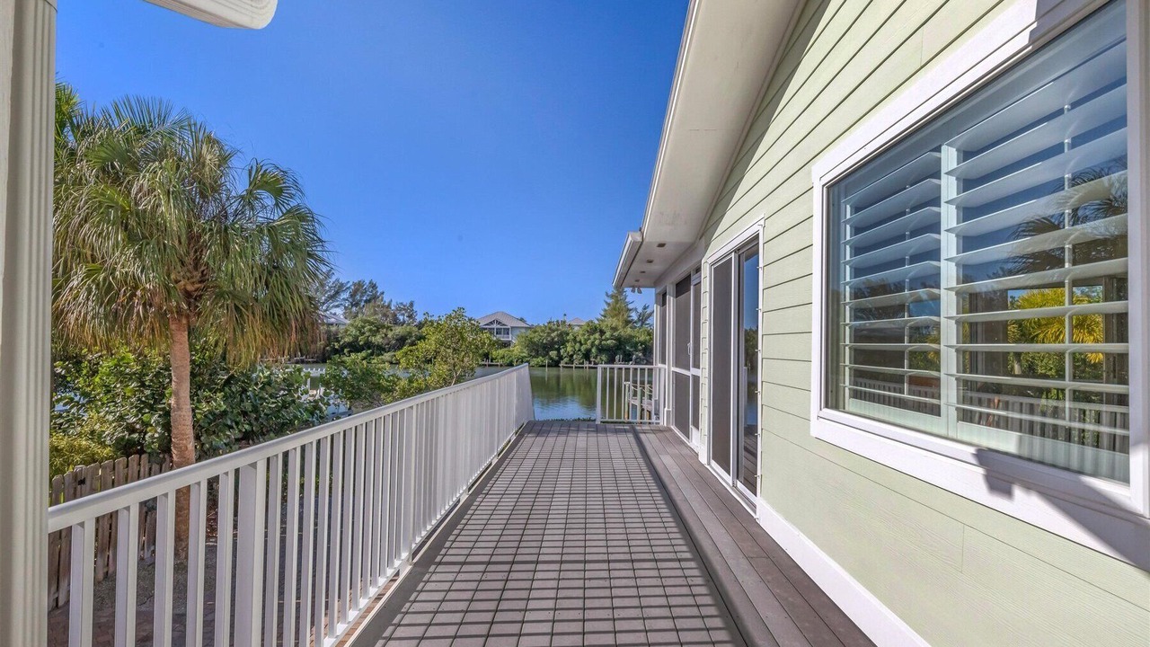 Photo of Patio Balcony in Cape Haze