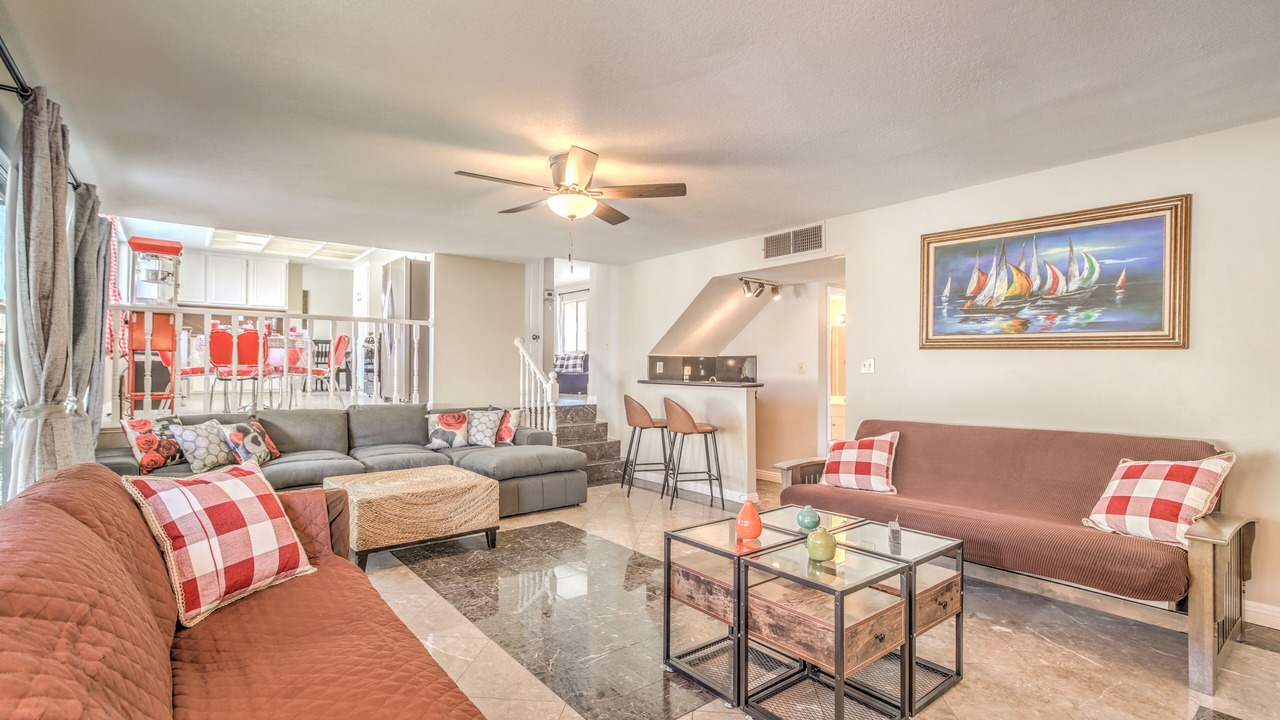 Photo of Livingroom in Canyon Gate