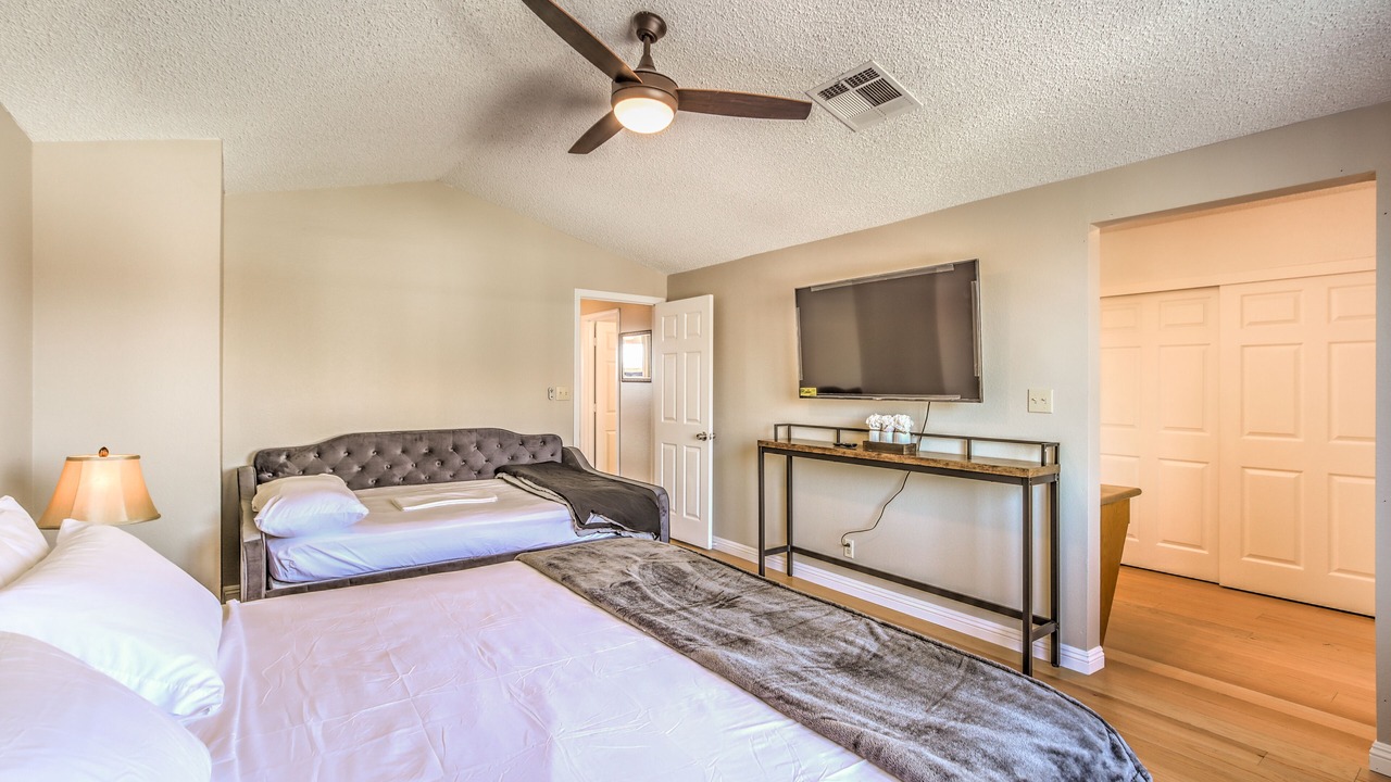 Photo of Bedroom in Canyon Gate