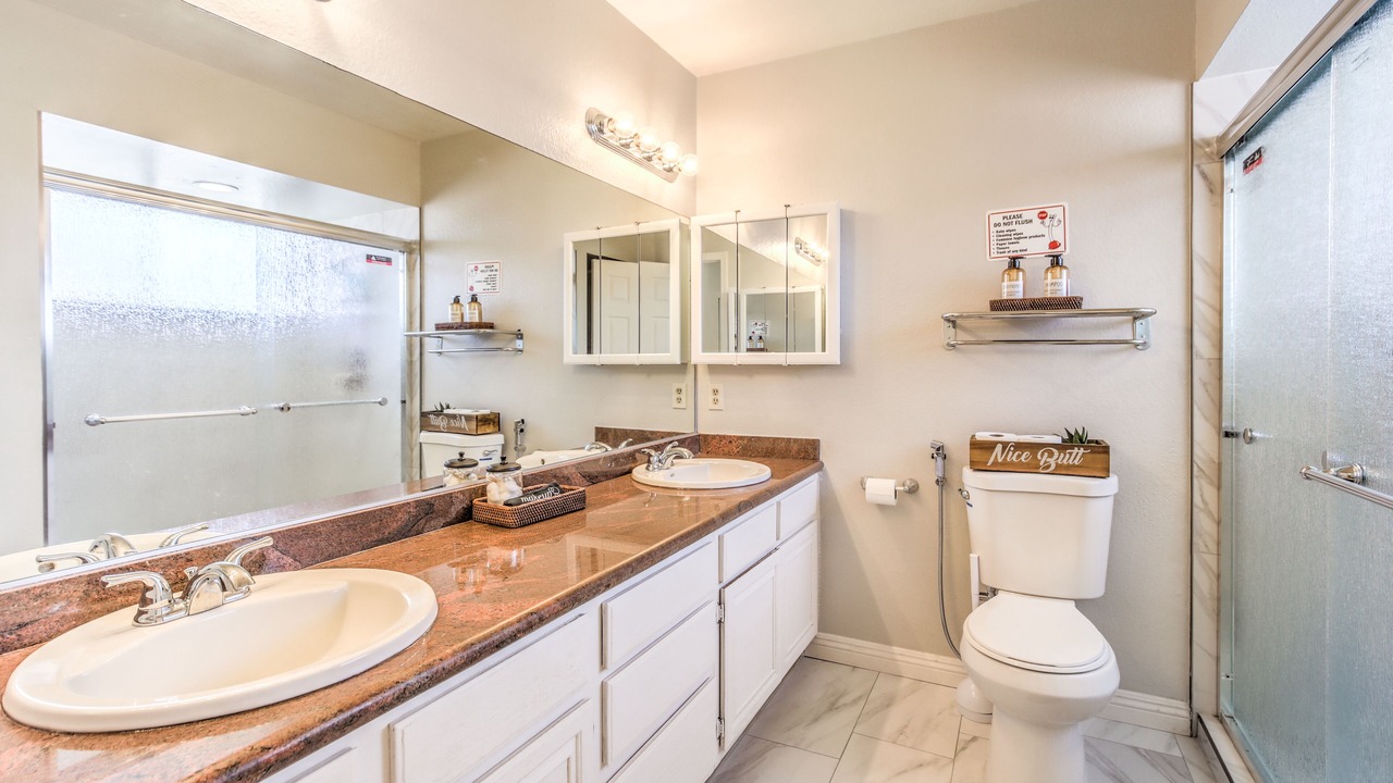Photo of Bathroom in Canyon Gate