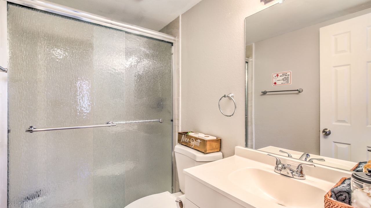 Photo of Bathroom in Canyon Gate