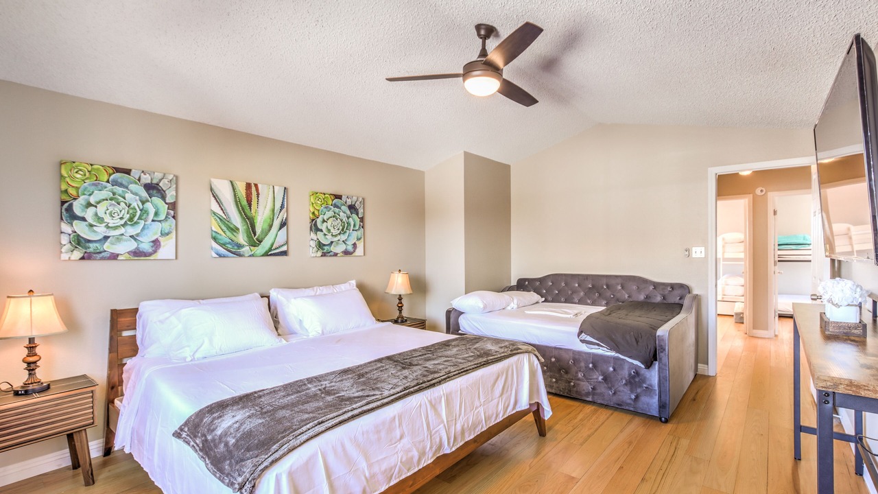 Photo of Bedroom in Canyon Gate