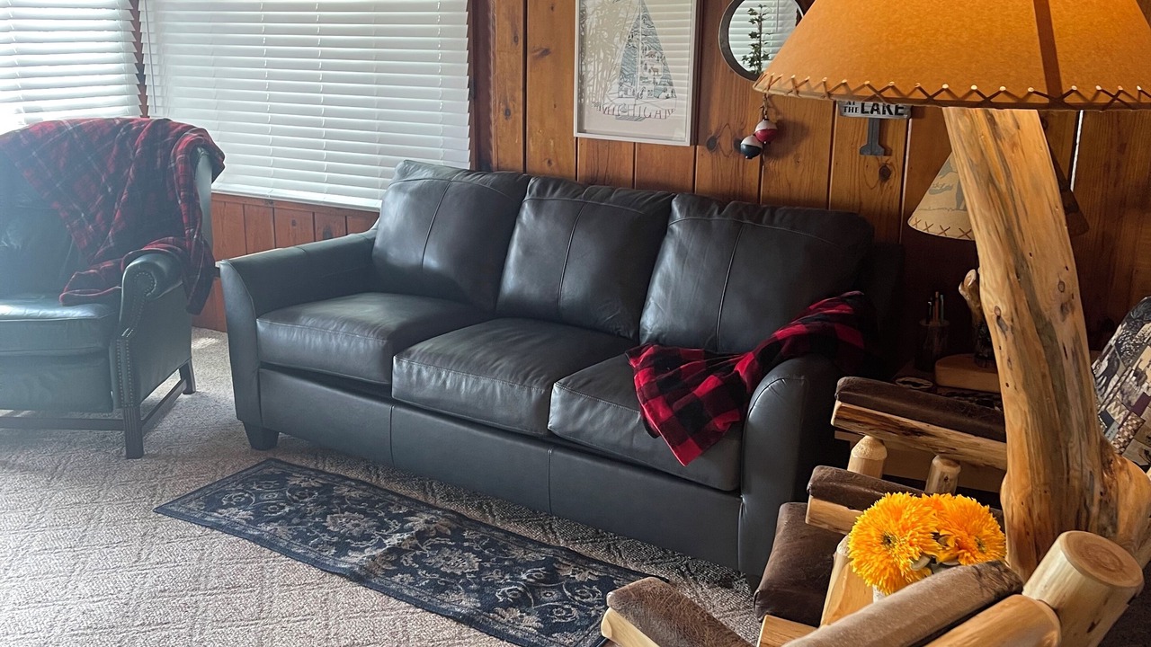 Photo of Livingroom in Houghton Lake