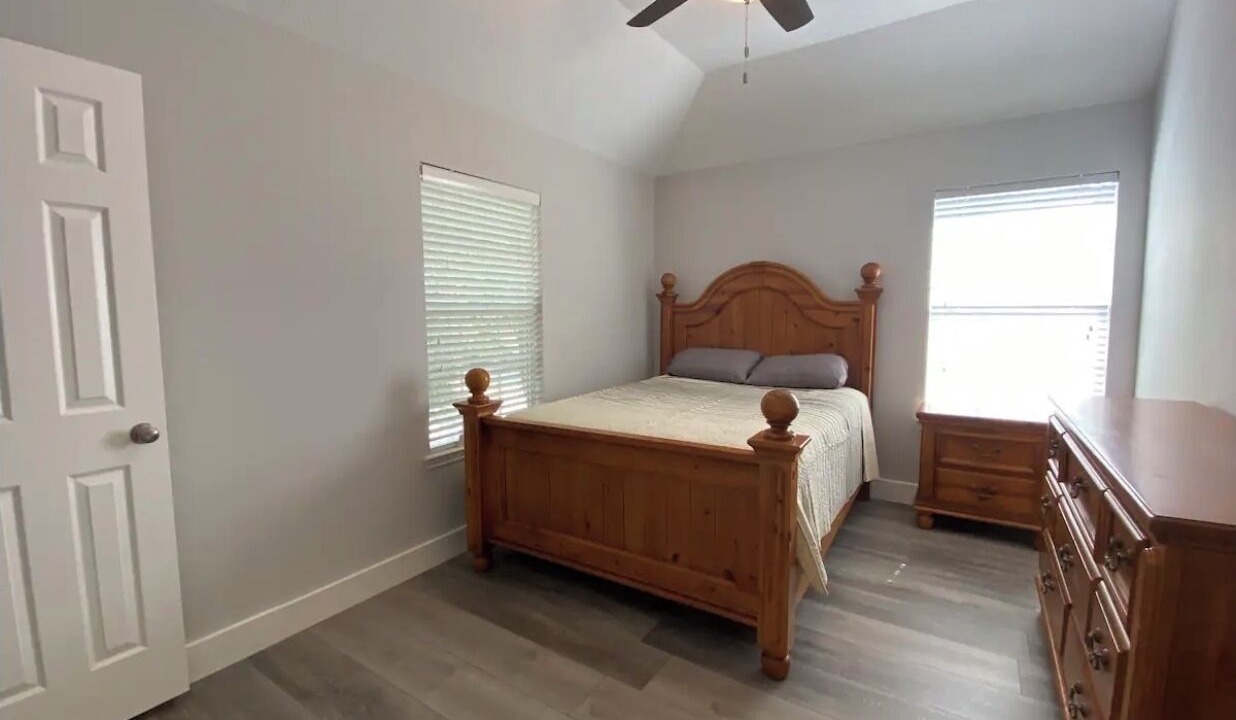 Photo of Bedroom in Alden Bridge