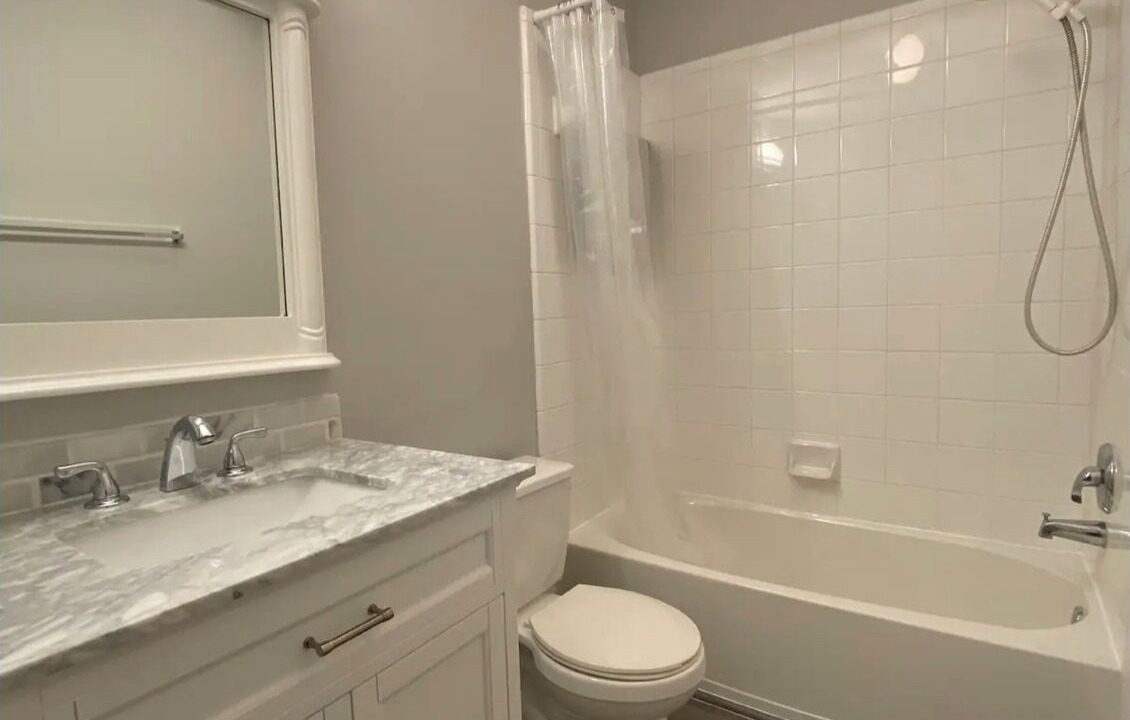 Photo of Bathroom in Alden Bridge