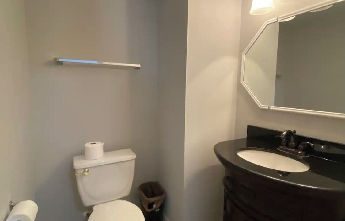 Photo of Bathroom in Alden Bridge