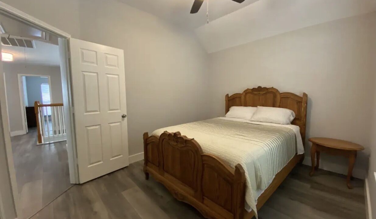 Photo of Bedroom in Alden Bridge