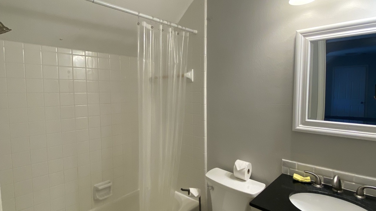 Photo of Bathroom in Alden Bridge