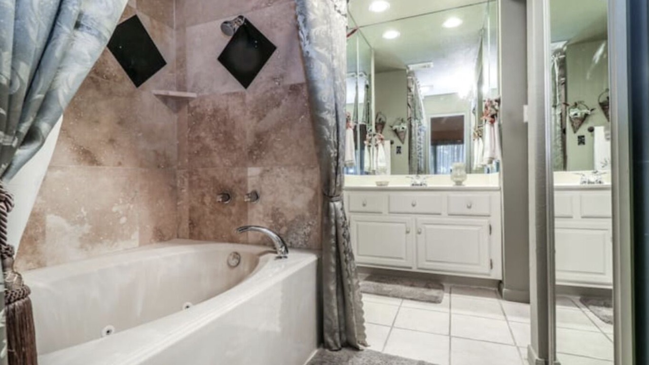 Photo of Bathroom in Seven Coves