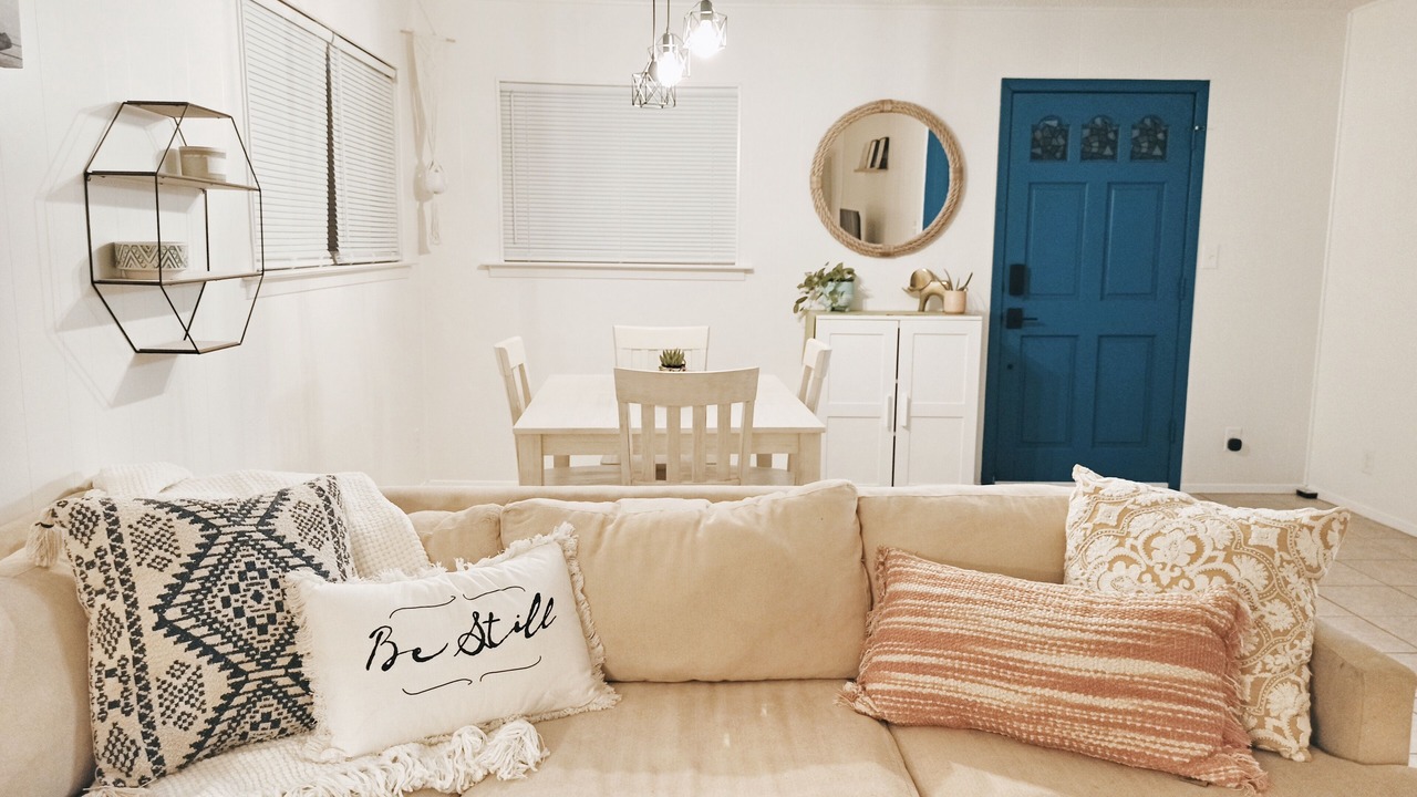 Photo of Livingroom in Apache Shores