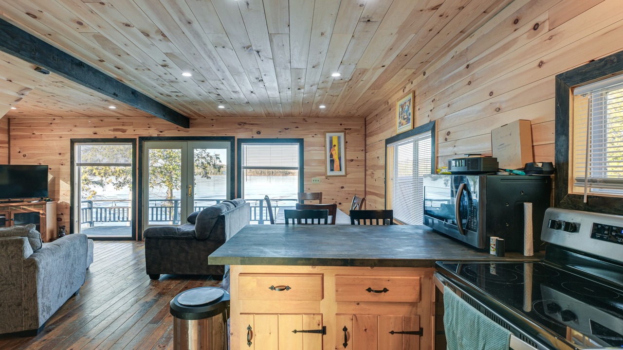 Photo of Others in Lincoln