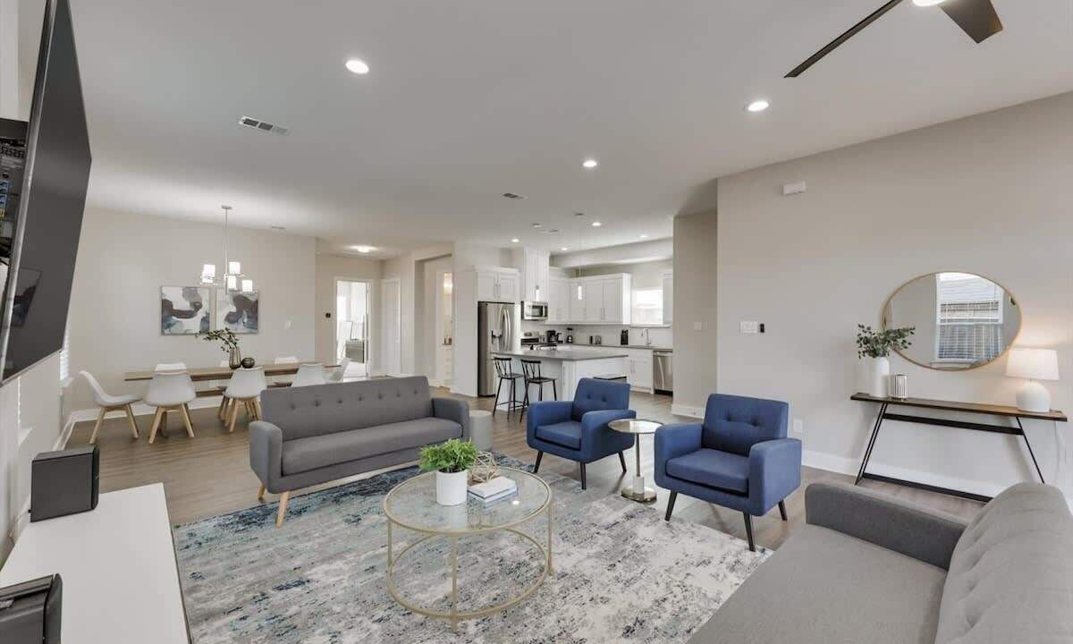 Photo of Livingroom in West Dallas