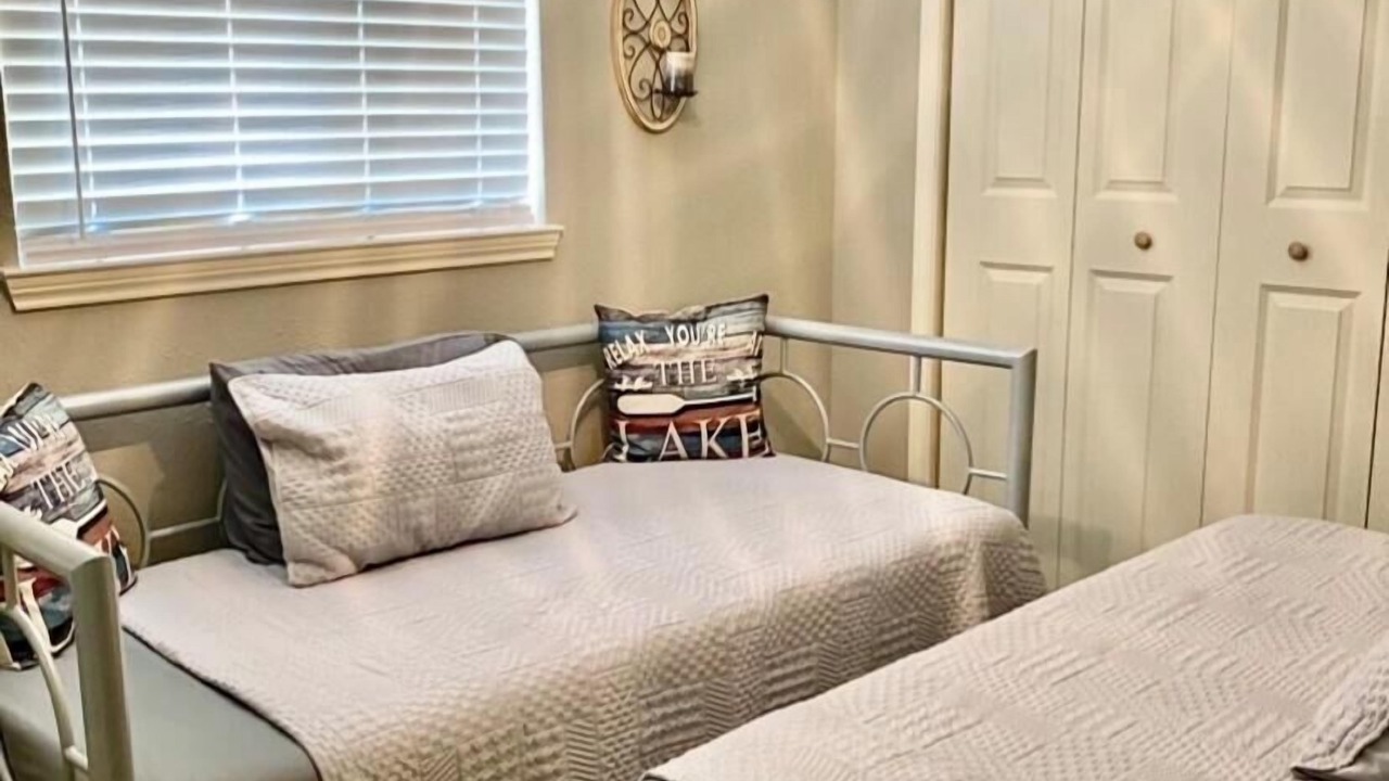 Photo of Bedroom in April Sound