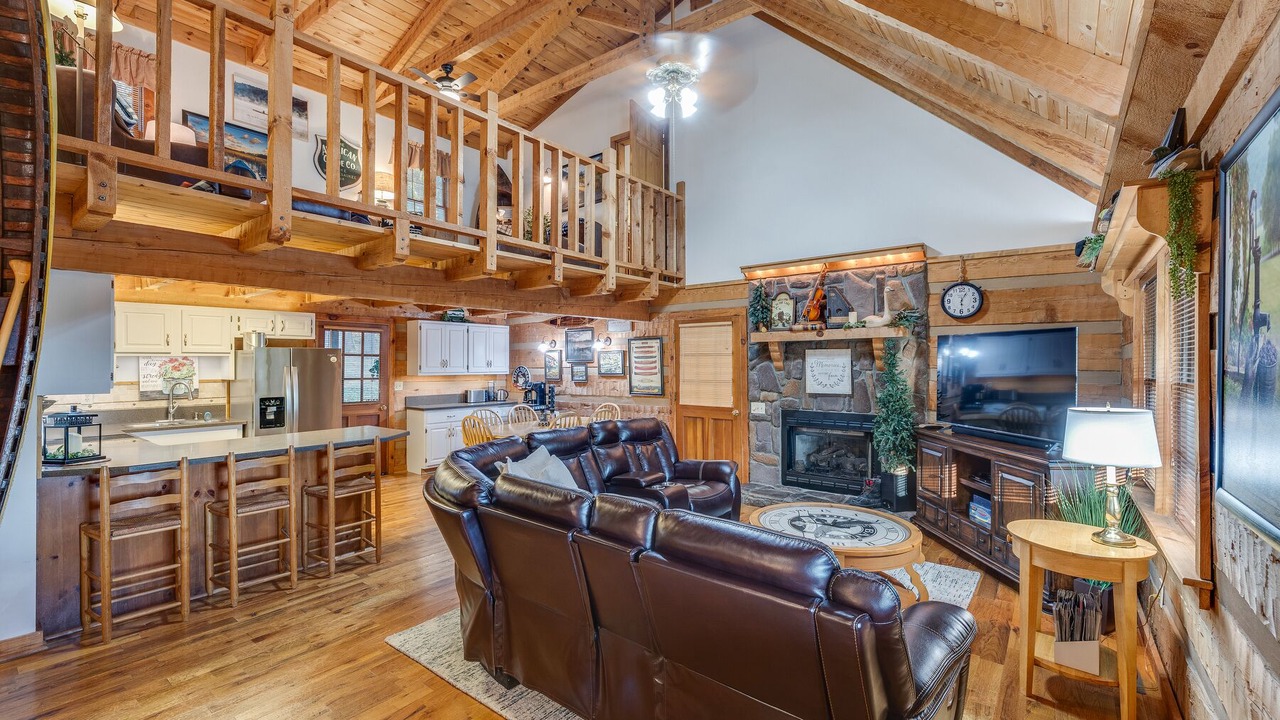 Photo of Livingroom in Piney Flats