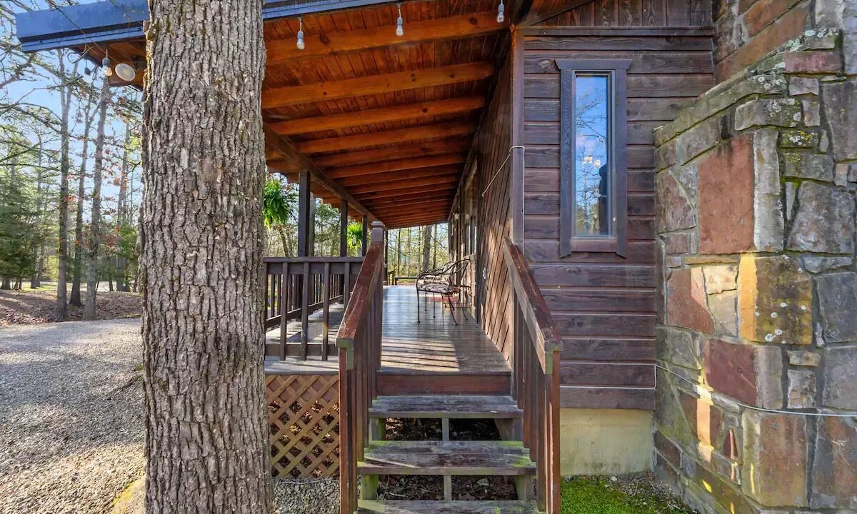 Photo of Patio Balcony in Hochatown