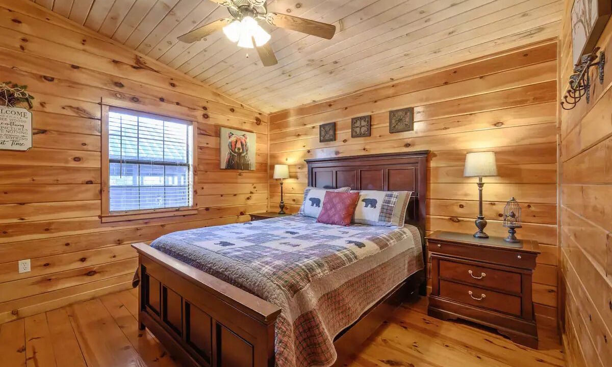 Photo of Bedroom in Hochatown