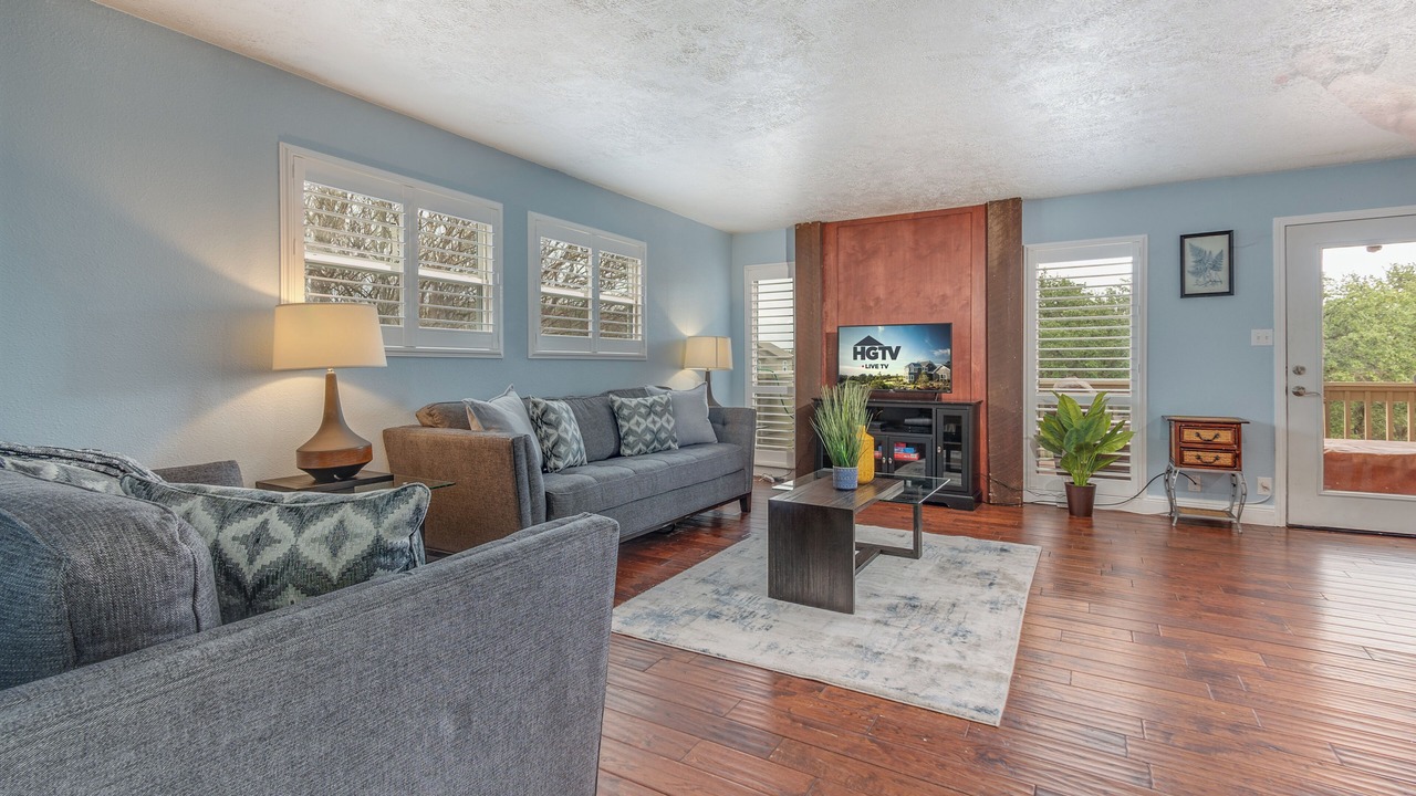 Photo of Bedroom in Point Venture