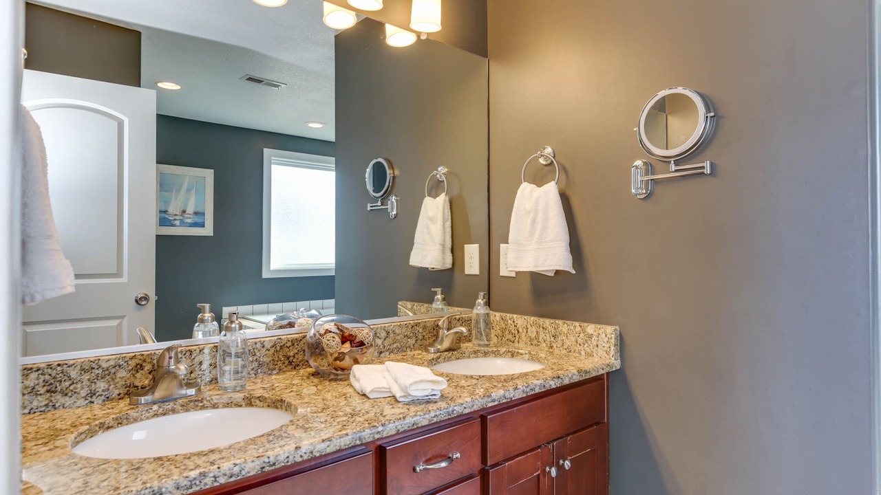 Photo of Bathroom in East Ocean View
