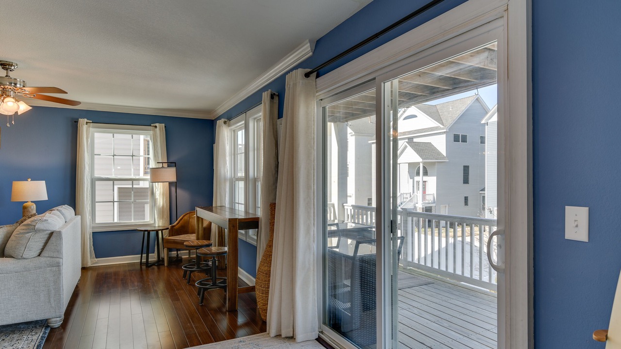 Photo of Livingroom in East Ocean View