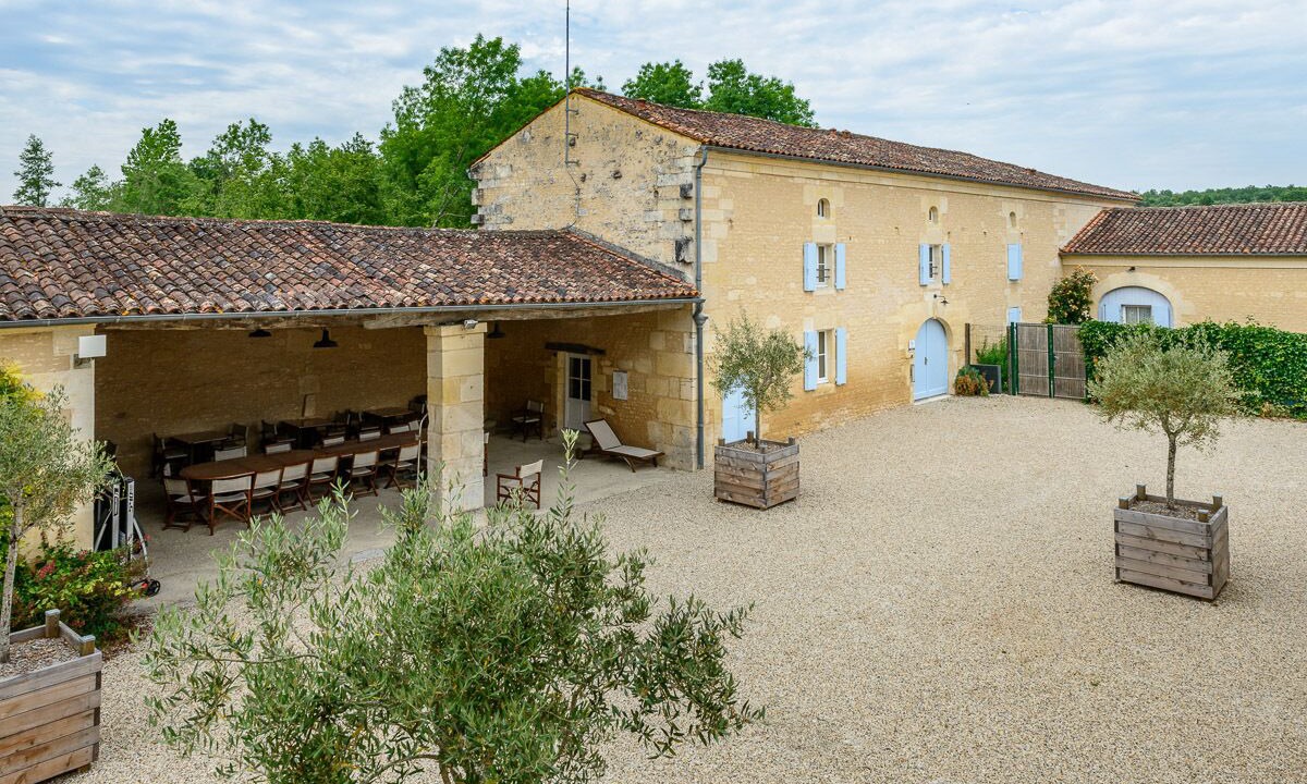 Photo of Outdoor in Cherves-Richemont