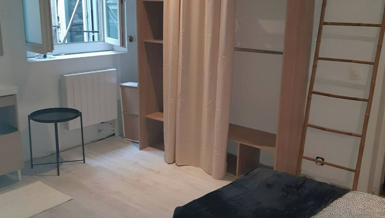 Photo of Bedroom in Chalons-en-Champagne