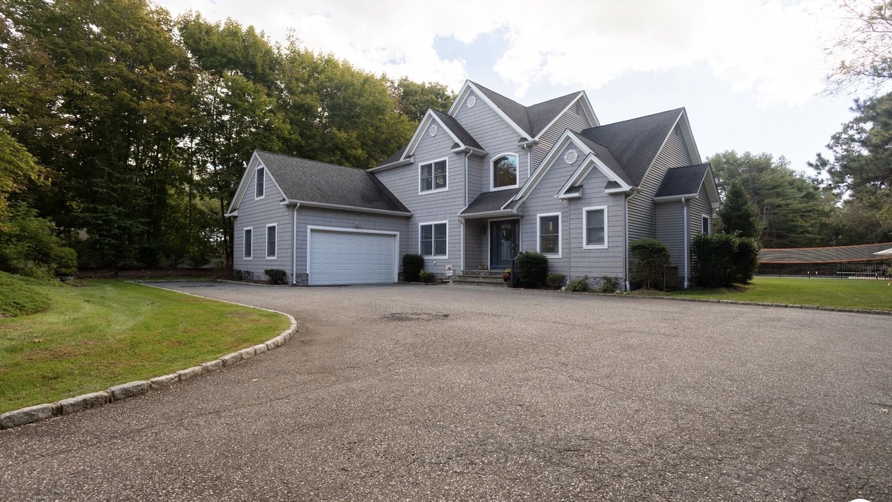 Photo of Others in East Moriches