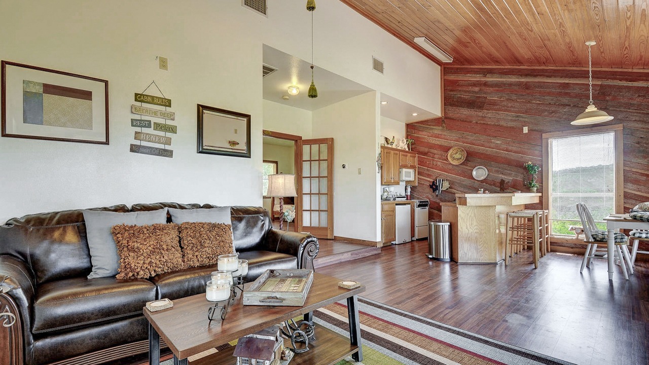 Photo of Livingroom in Spicewood
