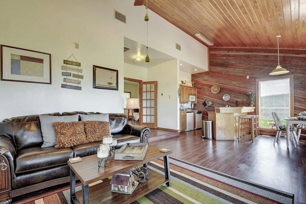 Photo of Livingroom in Spicewood