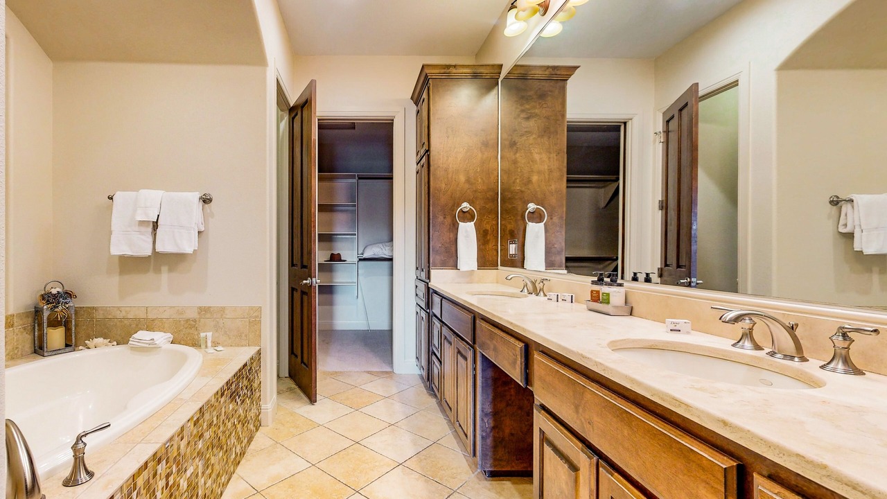 Photo of Bathroom in Lakeway