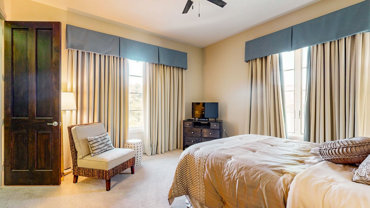 Photo of Bedroom in Lakeway