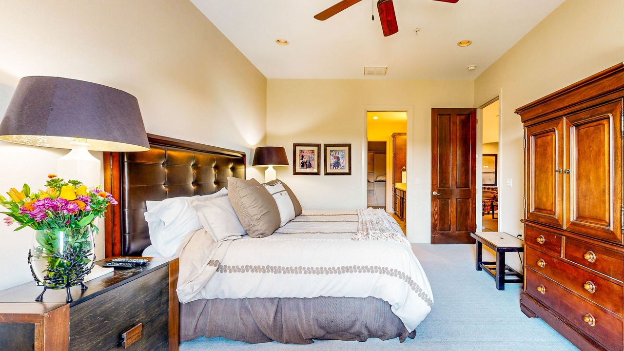 Photo of Bedroom in Lakeway