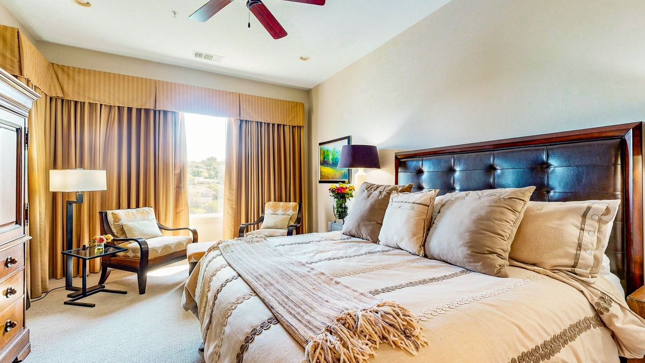 Photo of Bedroom in Lakeway