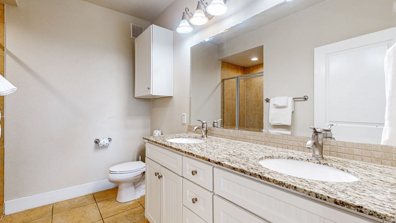 Photo of Bathroom in Red Fish Cove