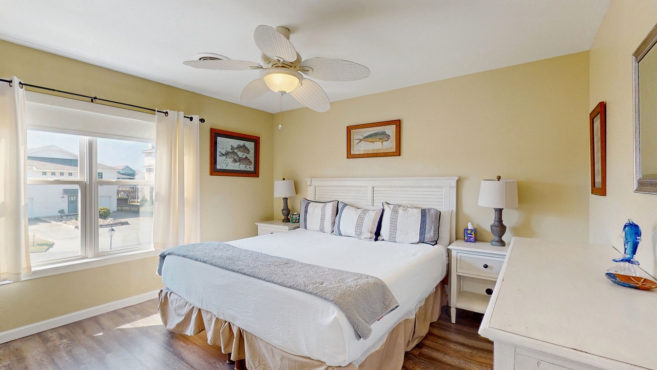 Photo of Bedroom in City-by-the Sea