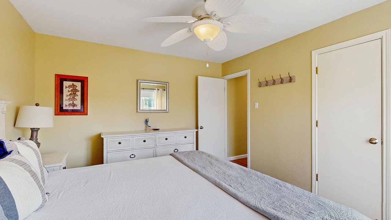Photo of Bedroom in City-by-the Sea
