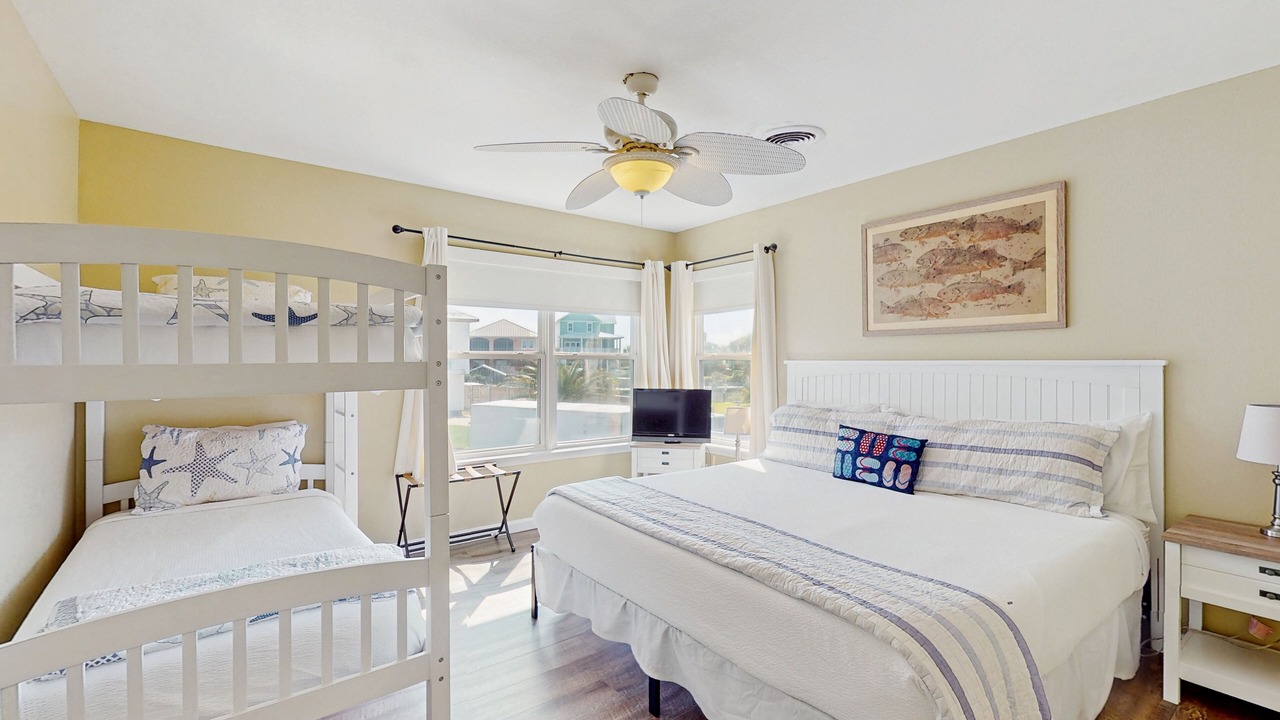 Photo of Bedroom in City-by-the Sea